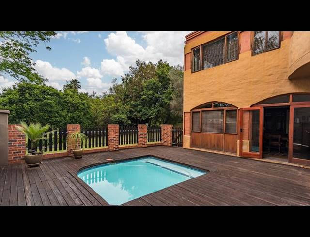 5 BEDROOM HOUSE FOR SALE IN FEATHERBROOKE ESTATE